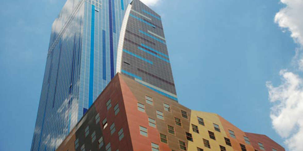FARGEFEST: Utsiden på Westin New York er absolutt ikke så pen som innsiden. FARGEFEST: Utsiden på Westin New York er absolutt ikke så pen som innsiden.