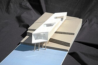 FRITT SVEV: "The Long Studio" svever i løse lufta. Her ser du hvordan huset er bygget opp med mange utradisjonelle åpninger mot naturen. FRITT SVEV: "The Long Studio" svever i løse lufta. Her ser du hvordan huset er bygget opp med mange utradisjonelle åpninger mot naturen.