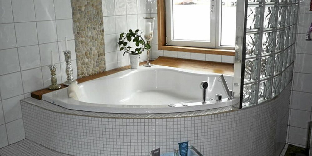 NYOPPUSSET: På hoveddekket ligger det nyoppussede badet. NYOPPUSSET: På hoveddekket ligger det nyoppussede badet.