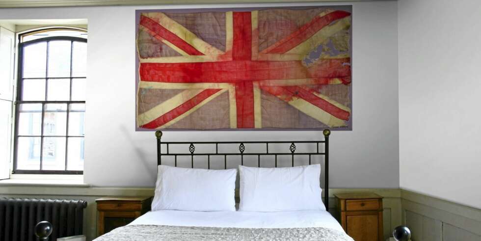 COLE&SON, Vivienne Westwood. Union Jack 86/13048 flagg. Utsalgspris cirka 3304 kroner pr rull. COLE&SON, Vivienne Westwood. Union Jack 86/13048 flagg. Utsalgspris cirka 3304 kroner pr rull.