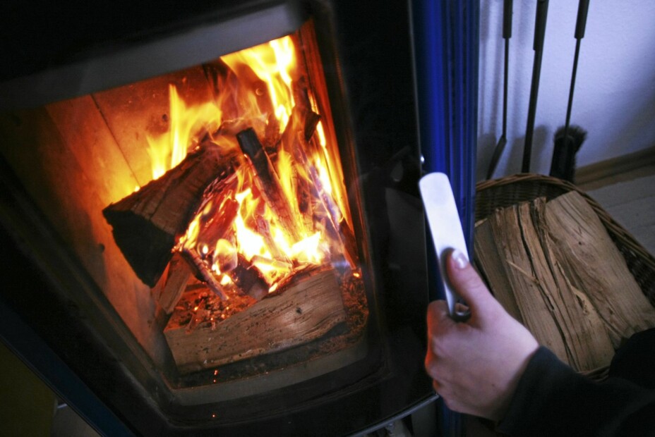 KJENN DIN OVN: Best fyring får du når du er blitt kjent med vedovnen din. KJENN DIN OVN: Best fyring får du når du er blitt kjent med vedovnen din.