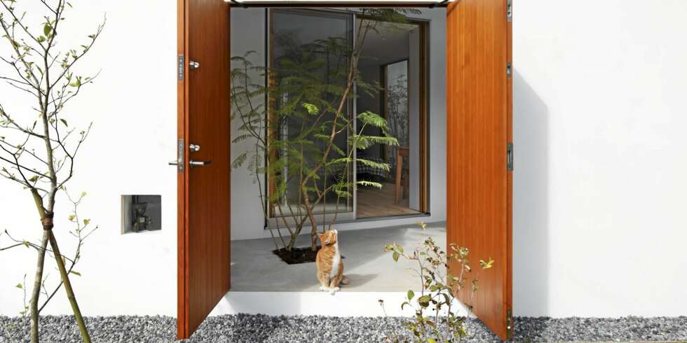 KATTA KLORE: Dette huset er designet også for at katten skal føle seg hjemme. KATTA KLORE: Dette huset er designet også for at katten skal føle seg hjemme.