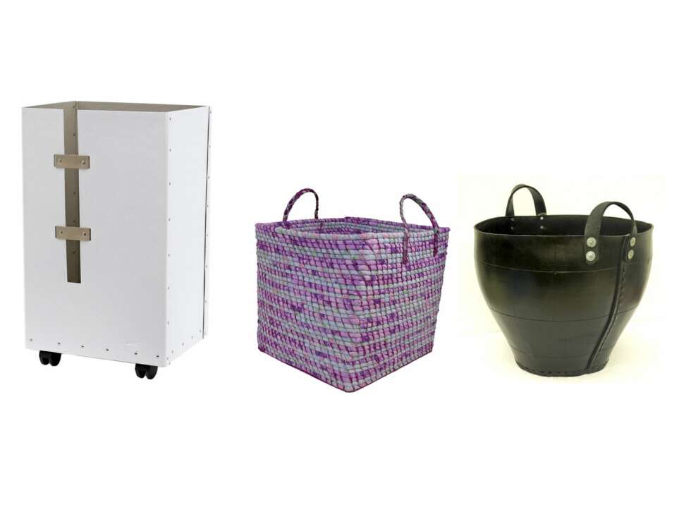 NØYTRALT ELLER FARGERIKT: (F.v) Hvit boks, kr 149, Granit, flettet kurv i lilla, ca. kr 460, og kurv lagd av bildekk, kr 490, begge fra boxdelux.dk NØYTRALT ELLER FARGERIKT: (F.v) Hvit boks, kr 149, Granit, flettet kurv i lilla, ca. kr 460, og kurv lagd av bildekk, kr 490, begge fra boxdelux.dk