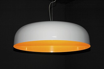 GYLLEN PÅ INNSIDEN: Canopy takpendel fra Oluce, Expo Nova Lys. GYLLEN PÅ INNSIDEN: Canopy takpendel fra Oluce, Expo Nova Lys.