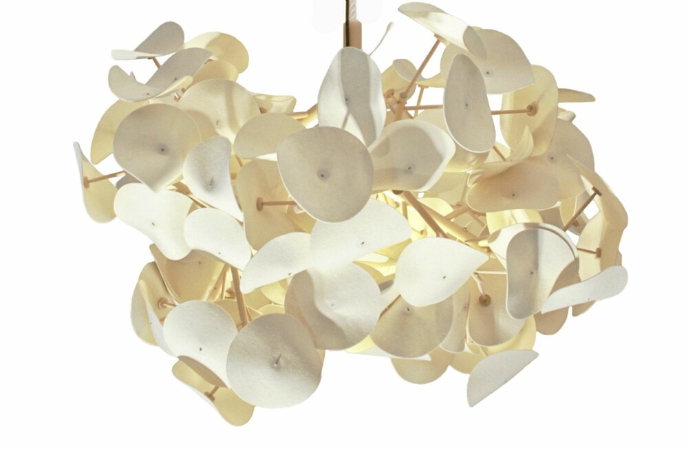 Leaf Lamp pendel fra Green Furniture Sweden, kr 10132. Leaf Lamp pendel fra Green Furniture Sweden, kr 10132.