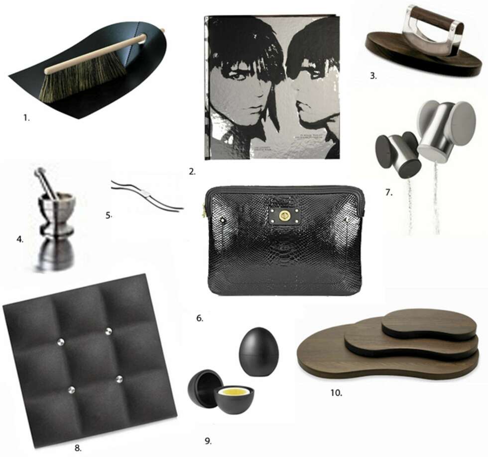 1. Normann Copenhagen, feiebrett med kost. Pris: 137,- Før: 171,-. Royaldesign.no 2. Rizzoli, The Steven Sprouse Book fra Yoox.com. Pris: 222,- (før: 375,-) 3. Legonart urtekutter med skjærebrett fra Amara.co.uk. Pris: 385,- (før: 771,-) 4. Amco morter fra Bloomingdales.com. Pris: 135,- (før: 224,-) 5. Alessi sneglegaffel fra Royaldesign.no. Pris: 71,- (før: 89,-) 6. Marc by Marc Jacobs laptopveske fra Saksfifthavenue.com. Pris: 790,- (før: 1135,-) 7. Boogie Woogie salt og pepper- bøsser fra Scandinaviandesigncenter. Pris: 67,- (per stk) (før: 208,- per stk) 8. Eva Solo gryteunderlag fra Royaldesign.no. Pris: 199,- (før: 249,-) 9. Normann Copenhagen 2-pk eggeglass fra Royaldesign.no. Pris: 57,- (før: 71,-) 10. Legonart 3-pk skjærebrett fra Amara.co.uk. Pris: 867,- (før: 1735,-) 1. Normann Copenhagen, feiebrett med kost. Pris: 137,- Før: 171,-. Royaldesign.no 2. Rizzoli, The Steven Sprouse Book fra Yoox.com. Pris: 222,- (før: 375,-) 3. Legonart urtekutter med skjærebrett fra Amara.co.uk. Pris: 385,- (før: 771,-) 4. Amco morter fra Bloomingdales.com. Pris: 135,- (før: 224,-) 5. Alessi sneglegaffel fra Royaldesign.no. Pris: 71,- (før: 89,-) 6. Marc by Marc Jacobs laptopveske fra Saksfifthavenue.com. Pris: 790,- (før: 1135,-) 7. Boogie Woogie salt og pepper- bøsser fra Scandinaviandesigncenter. Pris: 67,- (per stk) (før: 208,- per stk) 8. Eva Solo gryteunderlag fra Royaldesign.no. Pris: 199,- (før: 249,-) 9. Normann Copenhagen 2-pk eggeglass fra Royaldesign.no. Pris: 57,- (før: 71,-) 10. Legonart 3-pk skjærebrett fra Amara.co.uk. Pris: 867,- (før: 1735,-)