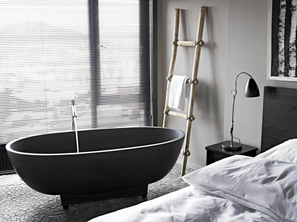 TETT PÅ NATUREN: Badet på Quality Spa & Resort på Norefjell er for det meste bygget av natursten- TETT PÅ NATUREN: Badet på Quality Spa & Resort på Norefjell er for det meste bygget av natursten-