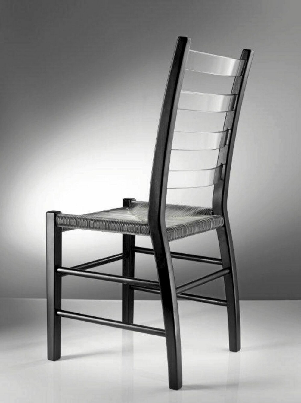 JÆRSTOL FOR EN NY TID: Aksel Vision fra Aksel Hansson er en ny variant av en de store klassikere innen norsk møbeldesign. Den kommer nå med plastspiler i ryggen og modellen er mer bredbeint enn før. Pris fra kr 3.488. JÆRSTOL FOR EN NY TID: Aksel Vision fra Aksel Hansson er en ny variant av en de store klassikere innen norsk møbeldesign. Den kommer nå med plastspiler i ryggen og modellen er mer bredbeint enn før. Pris fra kr 3.488.
