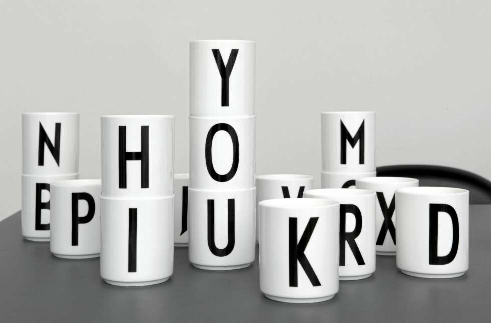 TIL FAR: Kult krus med initialer på må vel være hyggeligere enn nok en runde med sokker? TIL FAR: Kult krus med initialer på må vel være hyggeligere enn nok en runde med sokker?