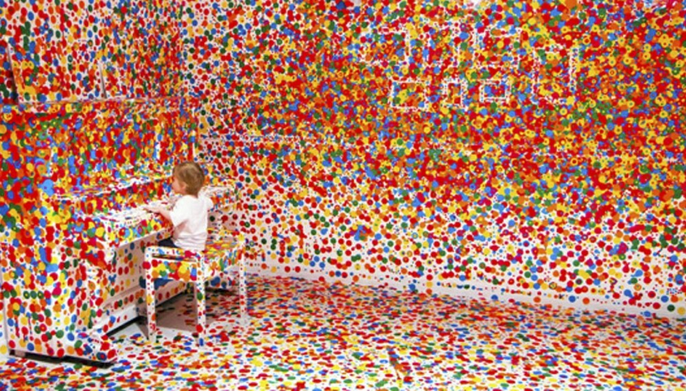 FARGEGLAD: More is more! Barn har dekorert dette rommet, som er en del av en utstilling på Queensland Gallery of Modern Art i Australia. Foto: <a href="http://www.flickr.com/photos/binarystudio/6681880463/in/photostream">binarystudio</a> på Flicker.com. Noen <a href="http://creativecommons.org/licenses/by/2.0/deed.en_GB">rettigheter</a> reservert. FARGEGLAD: More is more! Barn har dekorert dette rommet, som er en del av en utstilling på Queensland Gallery of Modern Art i Australia. Foto: <a href="http://www.flickr.com/photos/binarystudio/6681880463/in/photostream">binarystudio</a> på Flicker.com. Noen <a href="http://creativecommons.org/licenses/by/2.0/deed.en_GB">rettigheter</a> reservert.