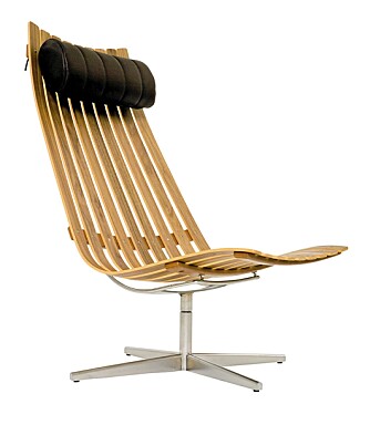 SITT NED: Easy Chair fra Scandia er skandinavisk design på sitt beste. Komfortabel, stilren og av tre. SITT NED: Easy Chair fra Scandia er skandinavisk design på sitt beste. Komfortabel, stilren og av tre.