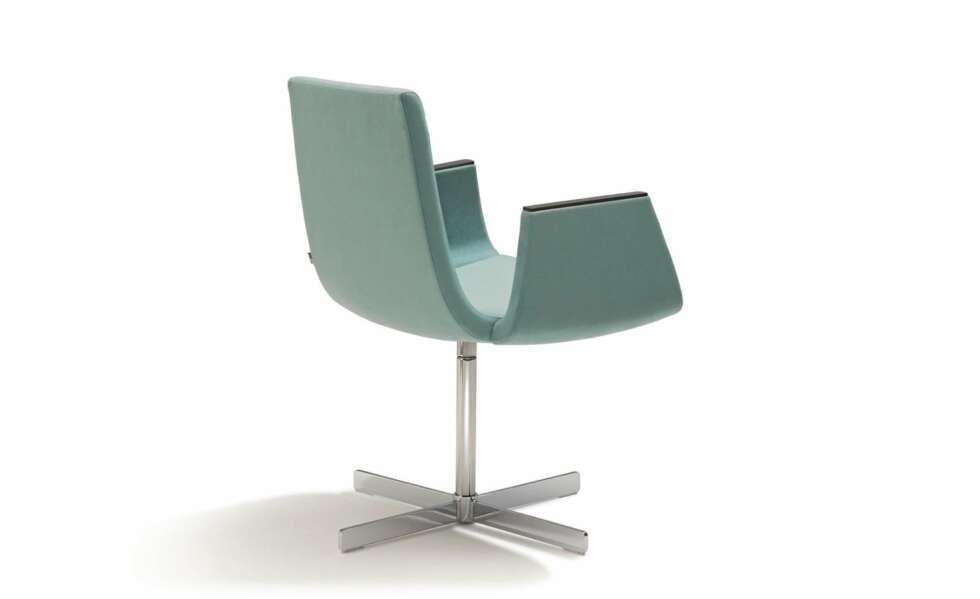 Fora Form-konseptet imponerer med sin stilrene design som er gjennomført i alle 12 stolvariantene, skryter juryen. Bedrift: Fora Form AS. Design: Tveit & Tornøe. Utmerkelse / år: Merket for god design 2010. Kategori: Møbeldesign Fora Form-konseptet imponerer med sin stilrene design som er gjennomført i alle 12 stolvariantene, skryter juryen. Bedrift: Fora Form AS. Design: Tveit & Tornøe. Utmerkelse / år: Merket for god design 2010. Kategori: Møbeldesign