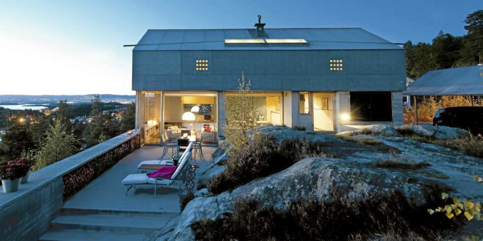 Stilrent på utsiktstomten. Bolig tegnet av arkitekt Knut Hjeltnes. Stilrent på utsiktstomten. Bolig tegnet av arkitekt Knut Hjeltnes.