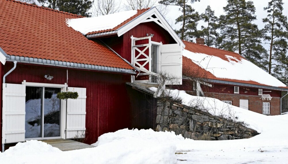 REAL LÅVE. Ombyggingen ble ferdig i 2004 og foregikk i to etapper. Først glasshytta og deretter boligen. REAL LÅVE. Ombyggingen ble ferdig i 2004 og foregikk i to etapper. Først glasshytta og deretter boligen.