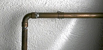 RØR OG KOBLINGER: Koblinger som er loddet inneholder bly, og selve rørene kan avgi kobber. RØR OG KOBLINGER: Koblinger som er loddet inneholder bly, og selve rørene kan avgi kobber.