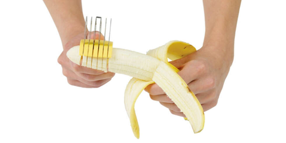 BANANKUTTER: Skjær rette pene skiver med denne. BANANKUTTER: Skjær rette pene skiver med denne.