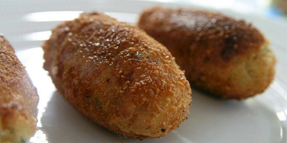 OPPSKRIFT PÅ POTETCROQUETTER: Det er ikke så vanskelig som noen tror. OPPSKRIFT PÅ POTETCROQUETTER: Det er ikke så vanskelig som noen tror.
