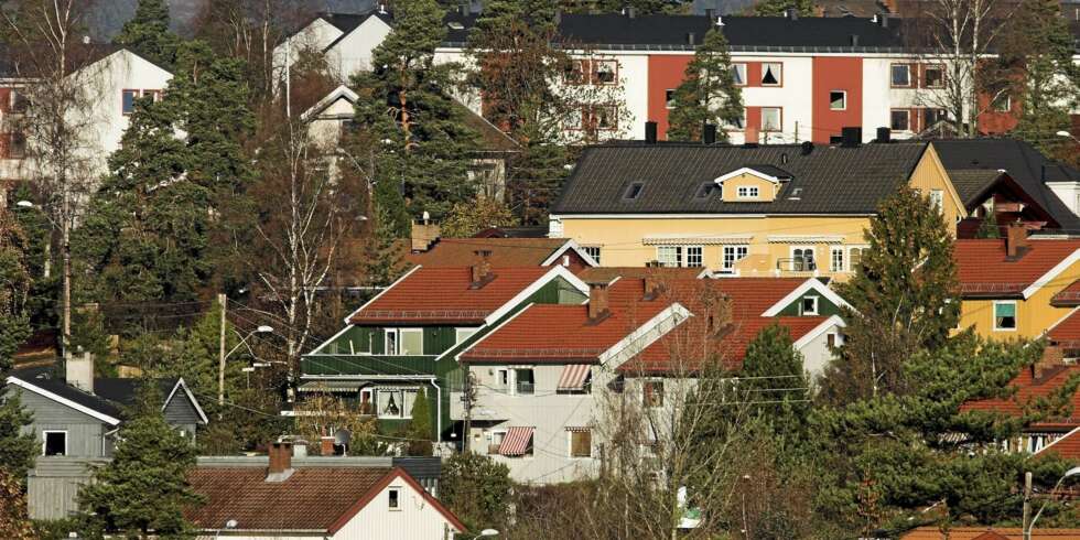 RADONGASS: Ny strålevernforskrift skal gi tryggere bygninger. Bakgrunnen for arbeidet er at Norge har noen av de høyeste innendørs radonkonsentrasjonene i verden. RADONGASS: Ny strålevernforskrift skal gi tryggere bygninger. Bakgrunnen for arbeidet er at Norge har noen av de høyeste innendørs radonkonsentrasjonene i verden.