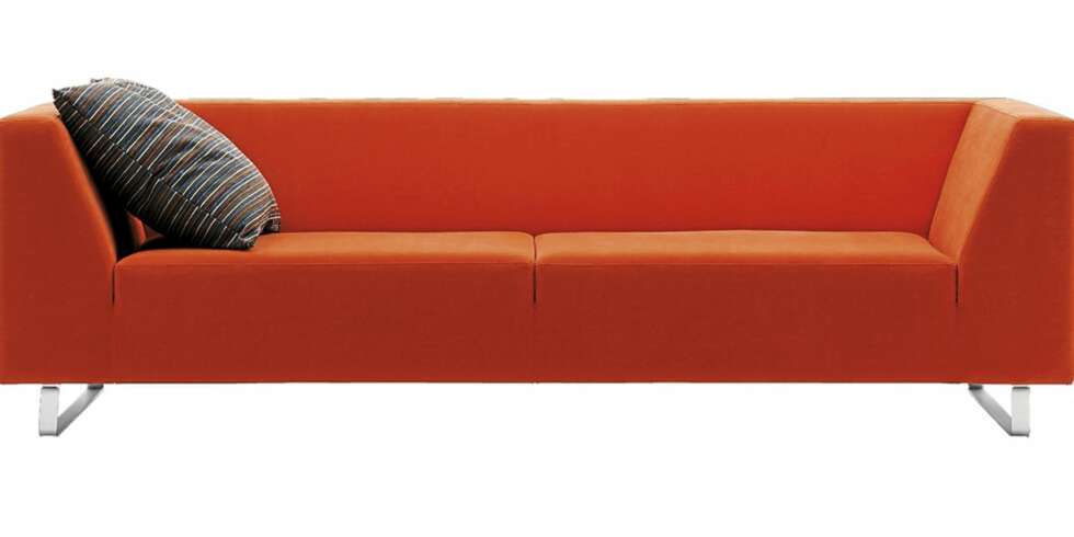 SOFAENE DU KOMEMR TIL Å SITTE I: Redaksjonen i Rom 123 har plukket ut noen av de sofaene de tror vil finne veien til norske stuer i løpet av året. SOFAENE DU KOMEMR TIL Å SITTE I: Redaksjonen i Rom 123 har plukket ut noen av de sofaene de tror vil finne veien til norske stuer i løpet av året.