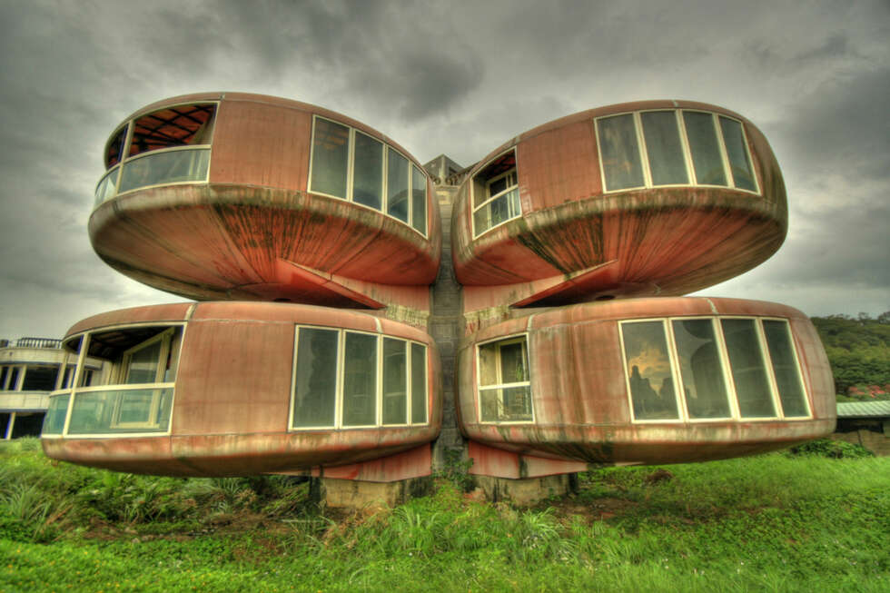 UFOHUS: Ufohuset i Taiwan er ikke akkurat en pryd for øyet. Foto: <a href="http://www.flickr.com/photos/cypherone/167280555/sizes/l/in/pool-686487@N25///">cypherone-Taiwan</a> på Flicker.com. Noen <a href="http://creativecommons.org/licenses/by/2.0/deed.en_GB">rettigheter</a> reservert. UFOHUS: Ufohuset i Taiwan er ikke akkurat en pryd for øyet. Foto: <a href="http://www.flickr.com/photos/cypherone/167280555/sizes/l/in/pool-686487@N25///">cypherone-Taiwan</a> på Flicker.com. Noen <a href="http://creativecommons.org/licenses/by/2.0/deed.en_GB">rettigheter</a> reservert.