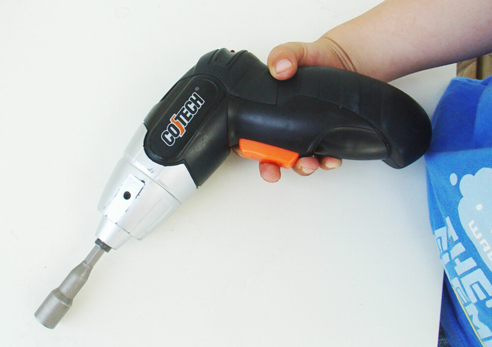 Drill: De minste skrudrillene kan håndteres av små hender. 159,- Clas Ohlson nettbutikk Drill: De minste skrudrillene kan håndteres av små hender. 159,- Clas Ohlson nettbutikk