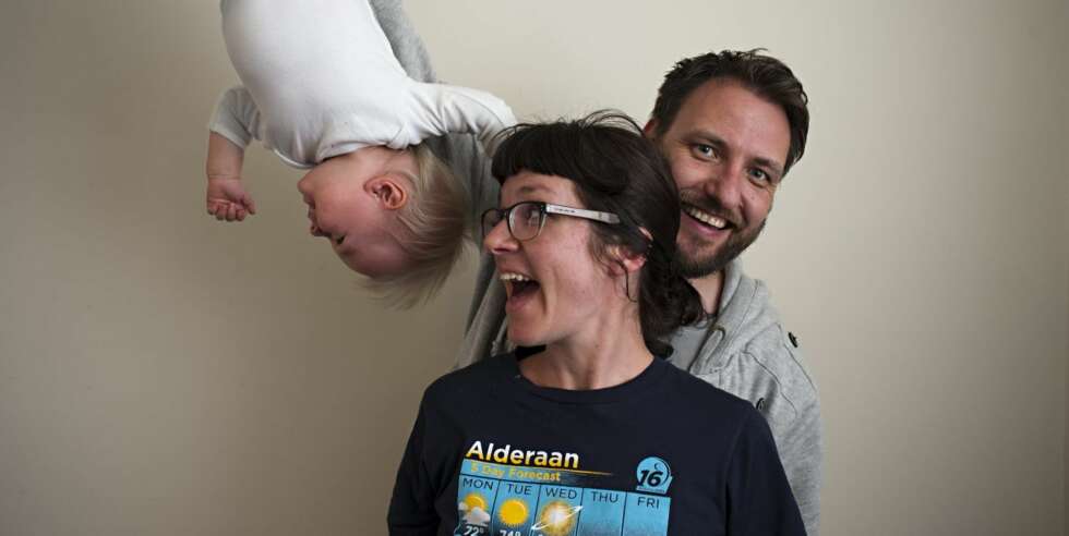 FAMILIEN STAR WARS: Alderaan-trøya Unn-Therese har på seg er også hentet fra Star Wars. - Bare for å øke den håpløse nerdefaktoren enda litt mere, sier hun. FAMILIEN STAR WARS: Alderaan-trøya Unn-Therese har på seg er også hentet fra Star Wars. - Bare for å øke den håpløse nerdefaktoren enda litt mere, sier hun.