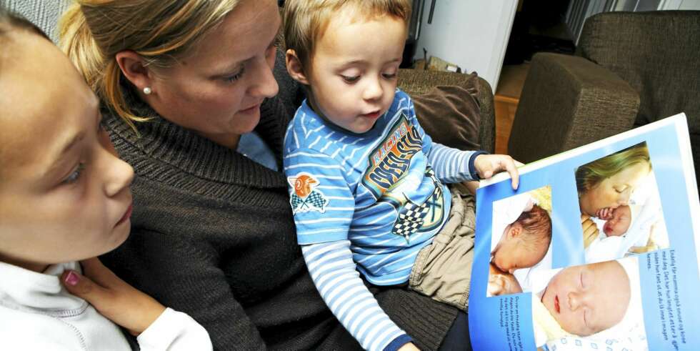 MINNER FRA DEN FØRSTE TIDEN: Matteo synes det er er gøy å se på bilder av seg selv som baby. Vikki skulle ønske at hun hadde vært i stand til å nyte den første tiden. MINNER FRA DEN FØRSTE TIDEN: Matteo synes det er er gøy å se på bilder av seg selv som baby. Vikki skulle ønske at hun hadde vært i stand til å nyte den første tiden.