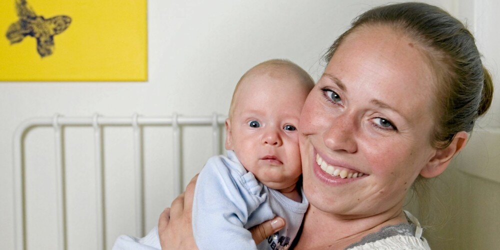 LINDA (33): - Dei første månadene med ein baby er magiske. Tida finst ikkje. Dagen følgjer behova og rytmen til Olav. Det handlar om å vere, å nyte, å sove, å lukte. LINDA (33): - Dei første månadene med ein baby er magiske. Tida finst ikkje. Dagen følgjer behova og rytmen til Olav. Det handlar om å vere, å nyte, å sove, å lukte.