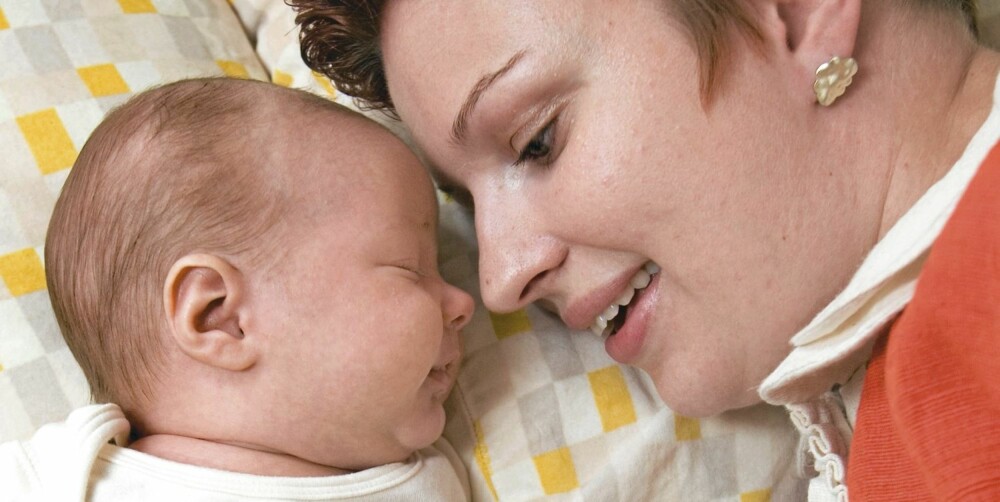 NINA (32): - Det beste med å vere mamma til ein baby, er all kosen, fortel. NINA (32): - Det beste med å vere mamma til ein baby, er all kosen, fortel.