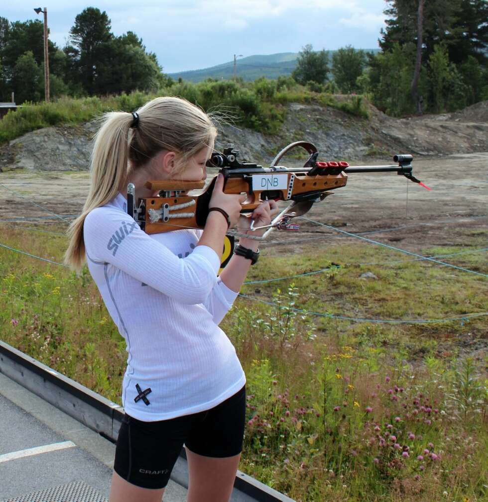 FRA ME-SYK TIL SKISKYTTERTALENT: Emilie Kalkenberg er tatt ut på Young Star-laget til Skiskytterlandslaget som en av de 15 mest talentfulle jentene i sin klasse i landet. FRA ME-SYK TIL SKISKYTTERTALENT: Emilie Kalkenberg er tatt ut på Young Star-laget til Skiskytterlandslaget som en av de 15 mest talentfulle jentene i sin klasse i landet.