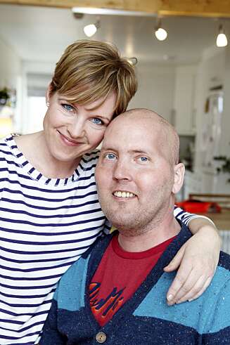KJÆRLIGHET: Ivar og Britt Lise flyttet sammen igjen etter sjokkbeskjeden, og sammen med barna nyter de den siste tiden. KJÆRLIGHET: Ivar og Britt Lise flyttet sammen igjen etter sjokkbeskjeden, og sammen med barna nyter de den siste tiden.
