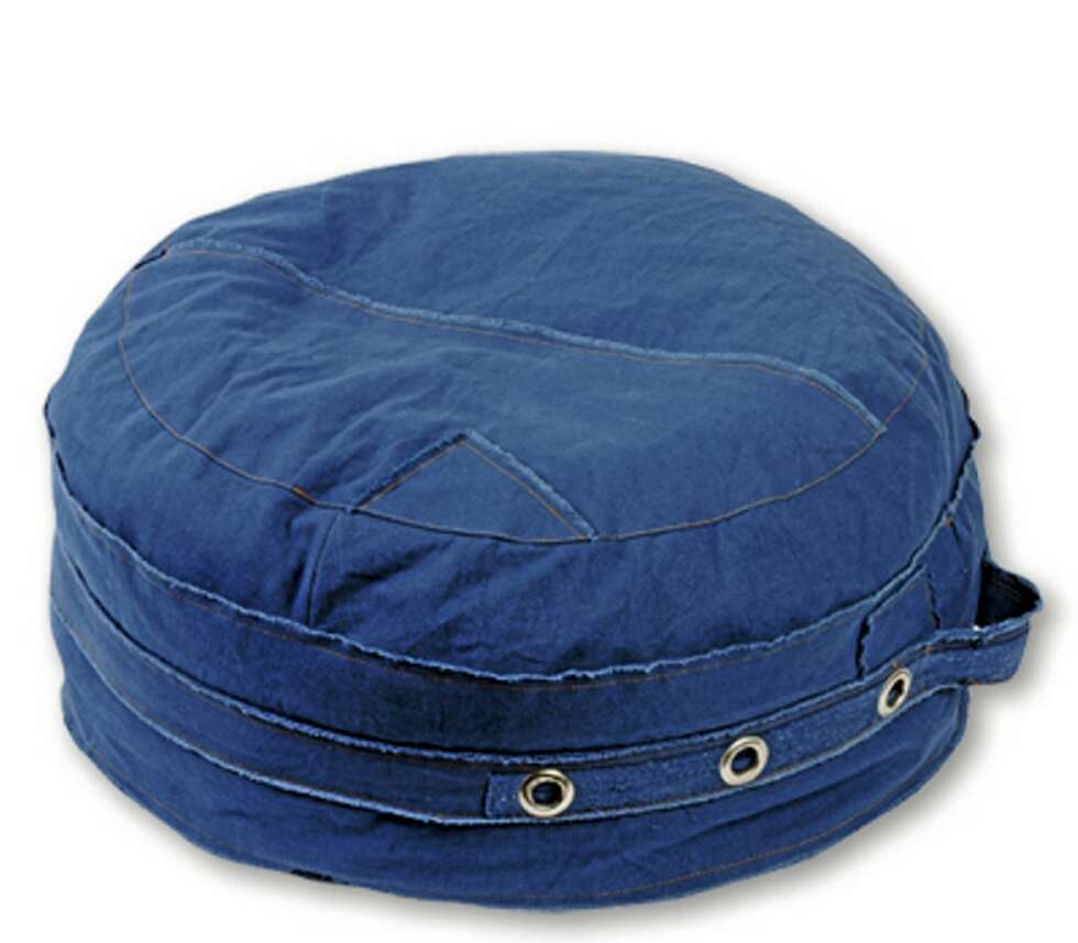 PUFF: Hvorfor ikke sy om den gamle olabuksa di til en trendy puff? PUFF: Hvorfor ikke sy om den gamle olabuksa di til en trendy puff?