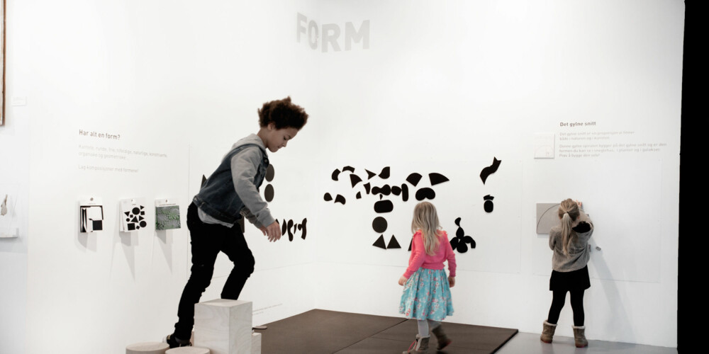 FORM: På KunstLab i Bergen får barna lære om det gyldne snitt og hva en form er. FOTO: Per Olav Sølvberg FORM: På KunstLab i Bergen får barna lære om det gyldne snitt og hva en form er. FOTO: Per Olav Sølvberg