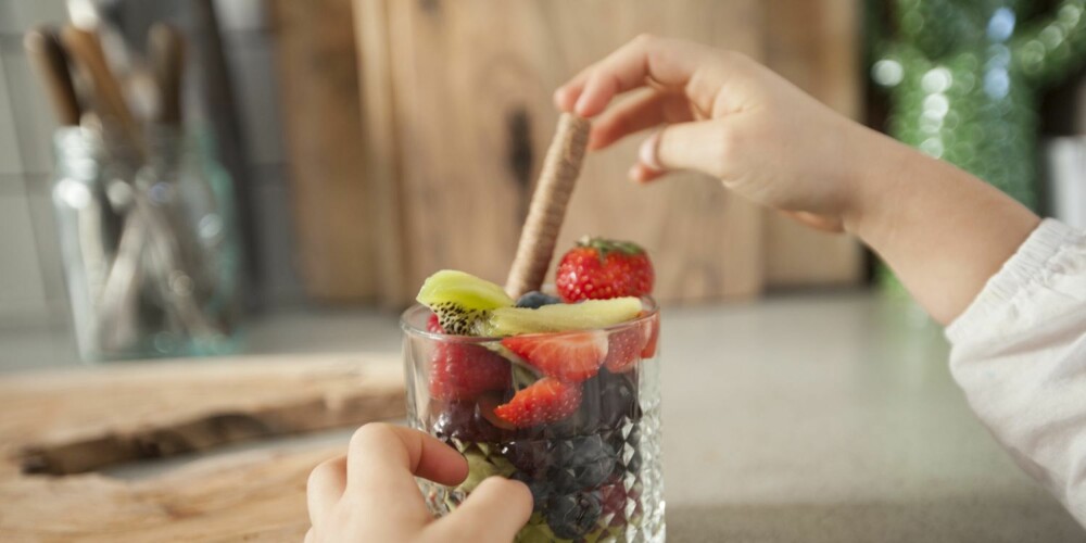 ROSINEN I PØLSA: En liten iskjes fylt med sjokolade gjør susen når man skal lage fruktsalat. ROSINEN I PØLSA: En liten iskjes fylt med sjokolade gjør susen når man skal lage fruktsalat.