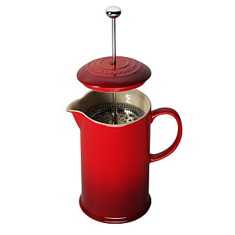 LE CREUSET:Denne presskannen kan bli din. Den kommer sammen med to cappucinokopper og to oppbevaringsbokser til te eller kaffe. Verdi kr 2005. LE CREUSET:Denne presskannen kan bli din. Den kommer sammen med to cappucinokopper og to oppbevaringsbokser til te eller kaffe. Verdi kr 2005.