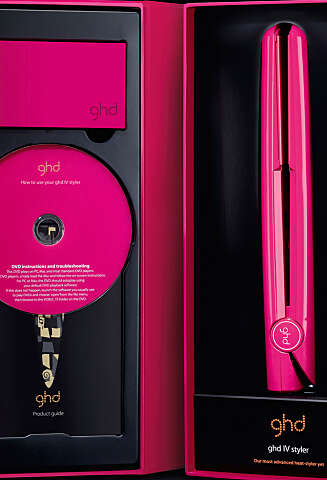 SPONSOR: For hver solgte rosa rettetang fra GHD, går 100 kroner til Rosa Sløyfe-aksjonen. SPONSOR: For hver solgte rosa rettetang fra GHD, går 100 kroner til Rosa Sløyfe-aksjonen.