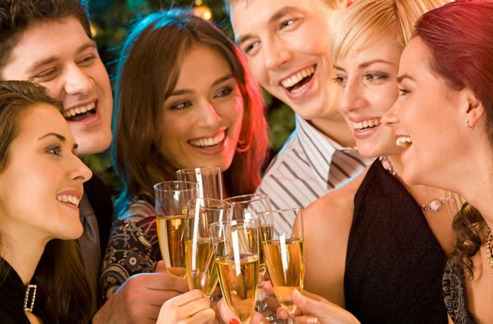 RING RESTAURANTEN: Du får et mye bedre julebord hvis du sier ifra til restauranten om hva du er allergisk mot. Hvis du ikke har allergi, men intoleranse, kan det være lurt å styre unna visse ingredienser eller matvarer. RING RESTAURANTEN: Du får et mye bedre julebord hvis du sier ifra til restauranten om hva du er allergisk mot. Hvis du ikke har allergi, men intoleranse, kan det være lurt å styre unna visse ingredienser eller matvarer.