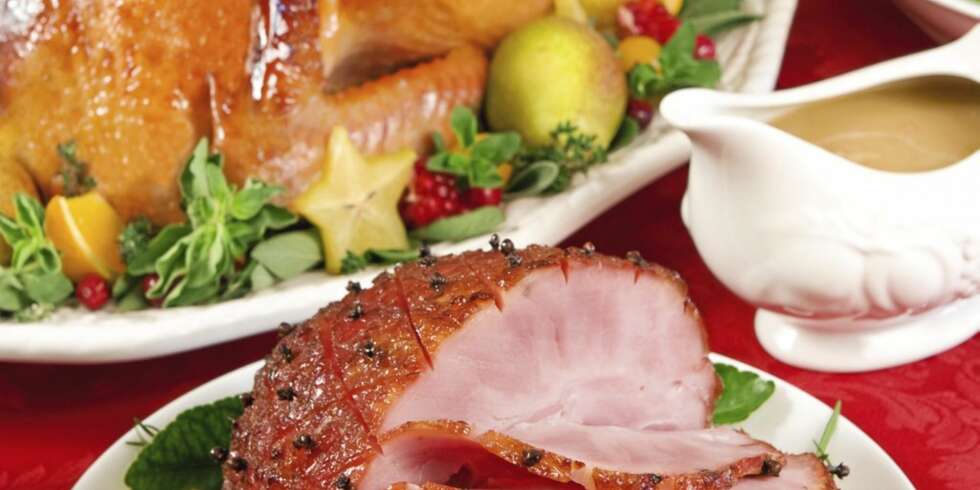 EN SUNNERE JUL: Spis heller magre skinker, enn mye saus og godis. EN SUNNERE JUL: Spis heller magre skinker, enn mye saus og godis.