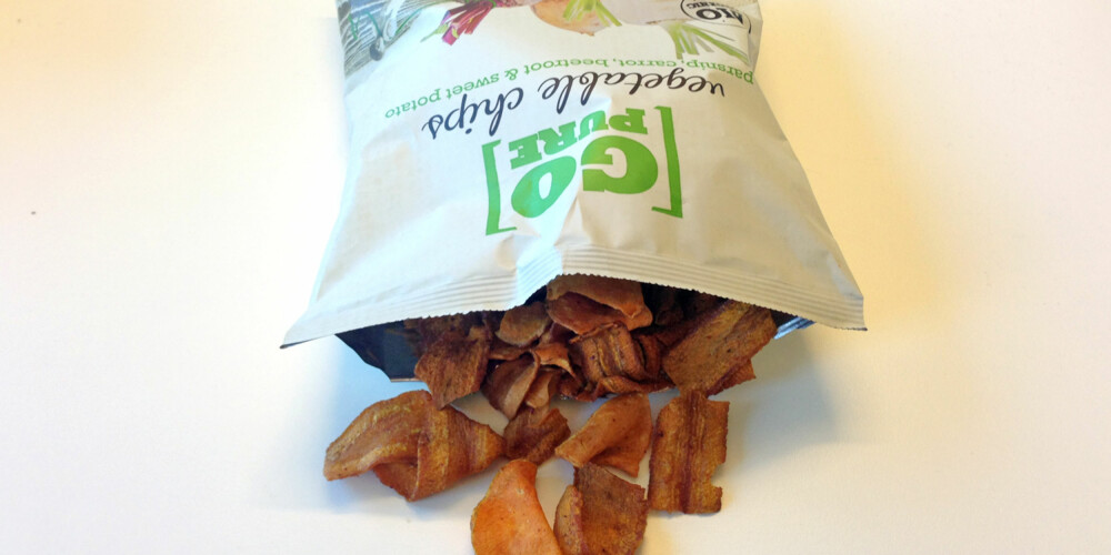 GRØNNSAKSCHIPS: Hvor sunn er egentlig denne i forhold til vanlig chips? FOTO: Jenny Mina Rødahl GRØNNSAKSCHIPS: Hvor sunn er egentlig denne i forhold til vanlig chips? FOTO: Jenny Mina Rødahl