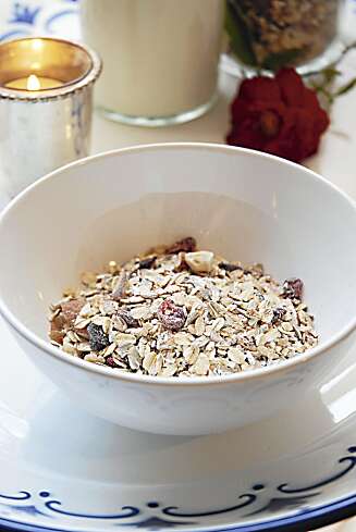 MÜSLI: Et alternativ til frokostblanding fra butikken, er å lage din egen müsli. MÜSLI: Et alternativ til frokostblanding fra butikken, er å lage din egen müsli.
