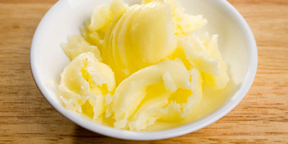 GHEE: Klarnet smør som er mye brukt i indisk kjøkken. GHEE: Klarnet smør som er mye brukt i indisk kjøkken.