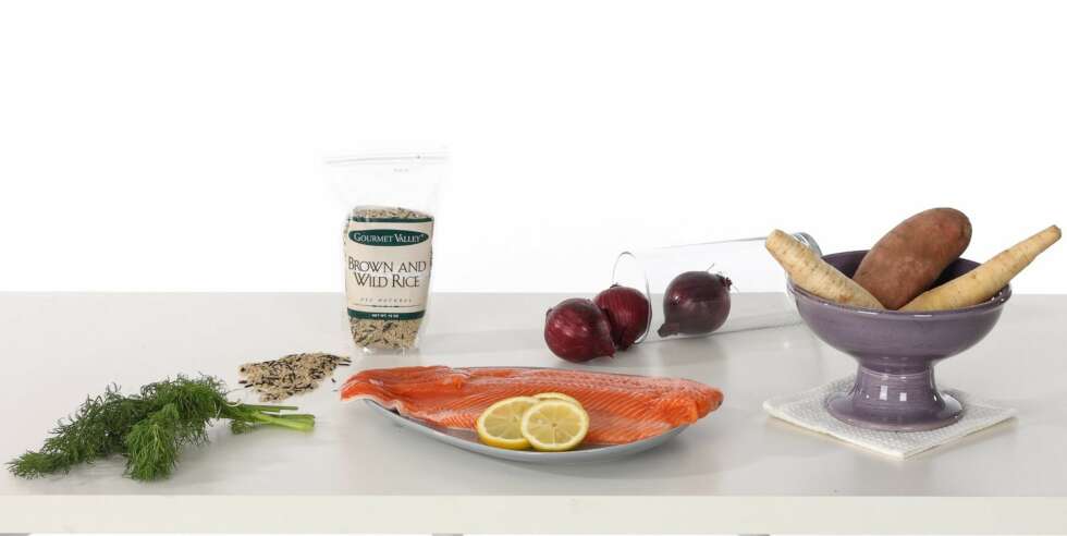 SAMBOERMIDDAG 2: Ovnsbakt ørret på grønnsaksseng, med naturris. SAMBOERMIDDAG 2: Ovnsbakt ørret på grønnsaksseng, med naturris.