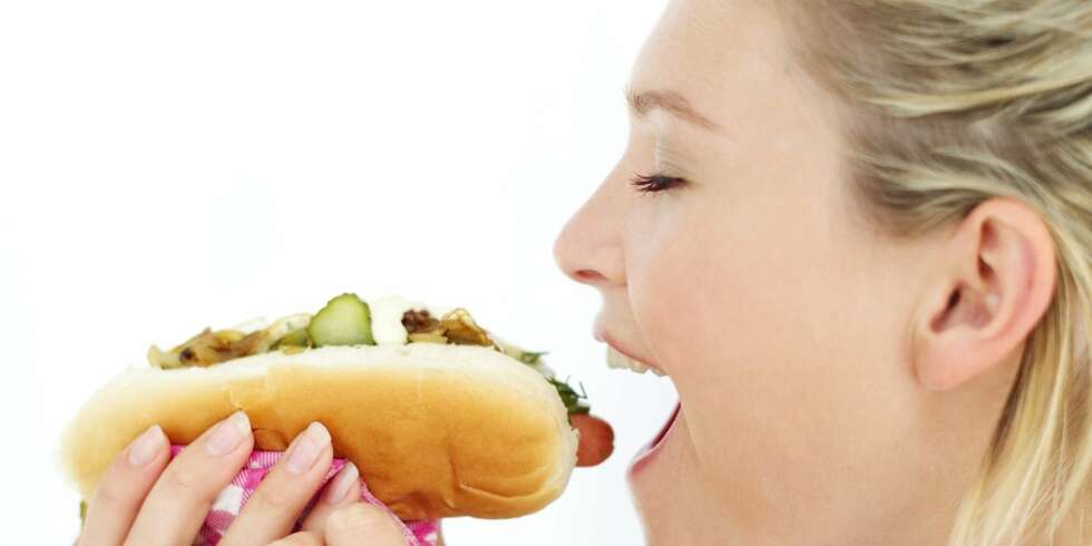IKKE HVERDAGSMAT: En pølse i ny og ne kan være godt, men du bør ikke velge bearbeidet mat til middag hver dag. IKKE HVERDAGSMAT: En pølse i ny og ne kan være godt, men du bør ikke velge bearbeidet mat til middag hver dag.