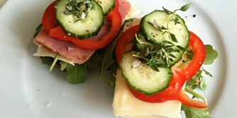 SUNN FROKOST: Om du starter dagen med en grov og fargerik frokost vil du gi kroppen komplekse karbohydrater, protein, fett og vitaminer og mineraler. SUNN FROKOST: Om du starter dagen med en grov og fargerik frokost vil du gi kroppen komplekse karbohydrater, protein, fett og vitaminer og mineraler.