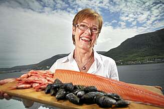 MER FISK TIL FOLKET: - Spis gjerne ferdigmat, men pass på at fiskeinnholdet er høyt, anbefaler Ingebjørg Moe, ernæringsfysiolog og matfaglig konsulent hos Eksportutvalget for fisk. MER FISK TIL FOLKET: - Spis gjerne ferdigmat, men pass på at fiskeinnholdet er høyt, anbefaler Ingebjørg Moe, ernæringsfysiolog og matfaglig konsulent hos Eksportutvalget for fisk.