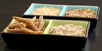 GROVE KORNVARER: Grov pasta, helkorn, brun ris og sammalt mel gir protein, fiber og stivelse samt vitaminer og mineraler. GROVE KORNVARER: Grov pasta, helkorn, brun ris og sammalt mel gir protein, fiber og stivelse samt vitaminer og mineraler.