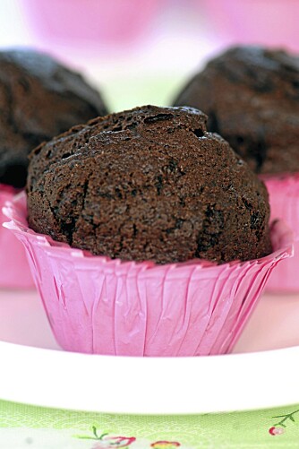 SJOKOLADEMUFFINS: Fete og gode lavkarbomuffins med sjokoladesmak. SJOKOLADEMUFFINS: Fete og gode lavkarbomuffins med sjokoladesmak.