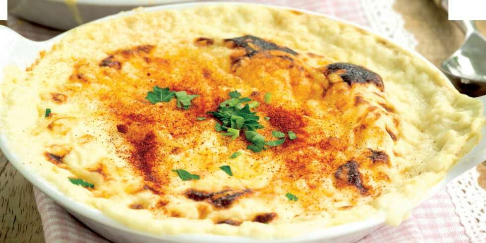 BLOMKÅLSUPPE: Med løk, rosmarin og revet ost. BLOMKÅLSUPPE: Med løk, rosmarin og revet ost.