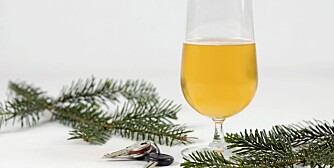 KALORIER OG PROMILLE: Øl er en del av julekosen. Men kan med fordel erstattes med vann. KALORIER OG PROMILLE: Øl er en del av julekosen. Men kan med fordel erstattes med vann.