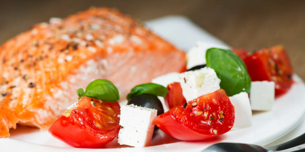 SUNN MIDDAG: Middagen bør inneholde karbohydrater, fett og protein. Spis gjerne fisk to-tre ganger i uken. SUNN MIDDAG: Middagen bør inneholde karbohydrater, fett og protein. Spis gjerne fisk to-tre ganger i uken.